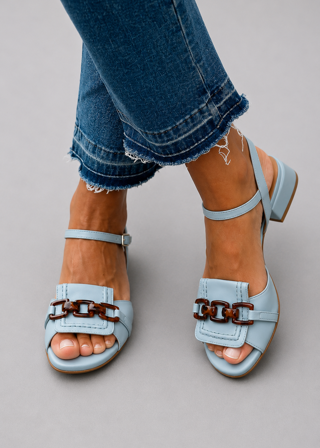 Azurine | Heeled Sandals with Chain